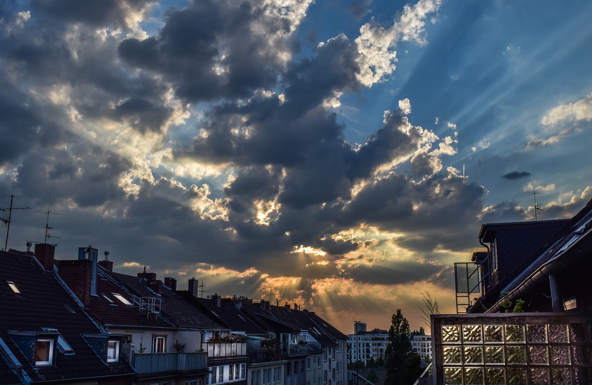 Lessie Sachs, Föhn in der Nacht