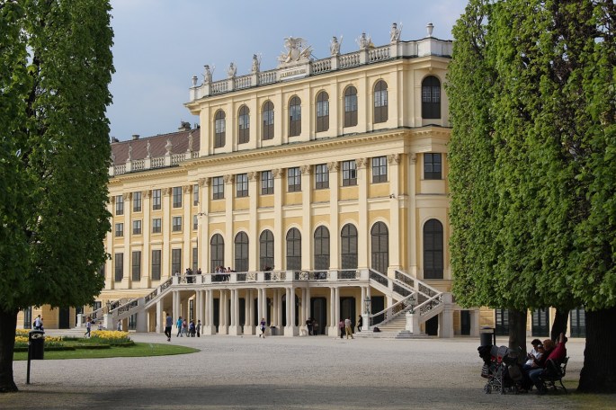Das Bild zeigt das Schloss in Schönbrunn.