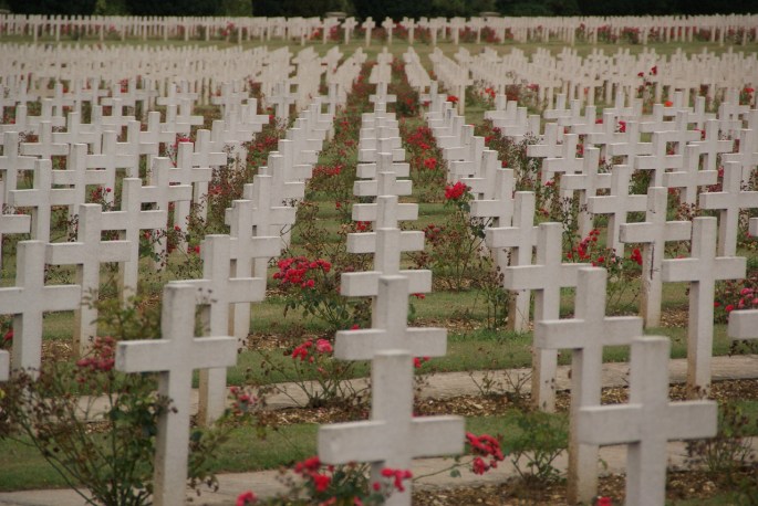 Das Bild zeigt einen Soldatenfriedhof bei Verdun.